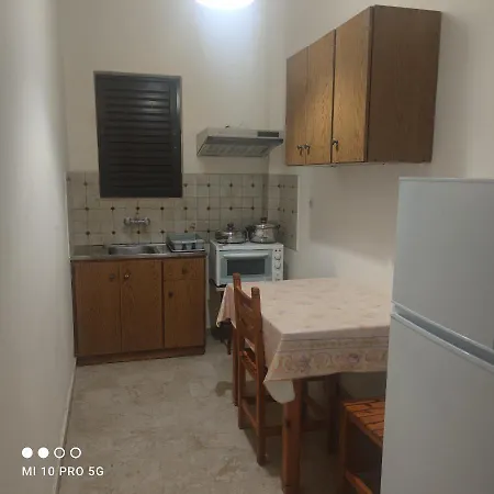 公寓 'αγριοι λιμένες 伊利亚
