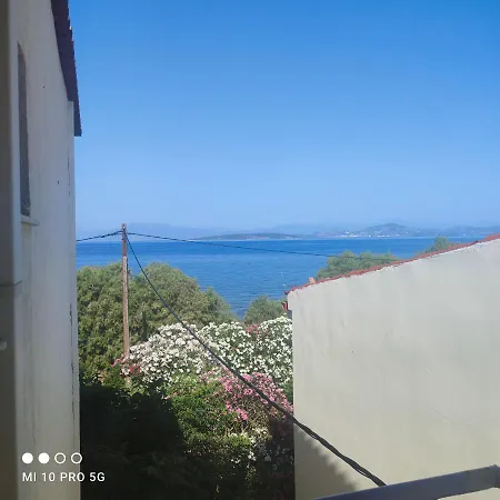 'αγριοι λιμένες Apartment *