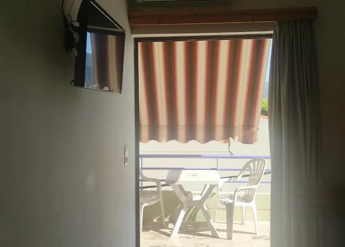 'αγριοι λιμένες * Íria